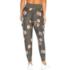 Marika Mauve Glow Romantic Floral 27'' Joggers